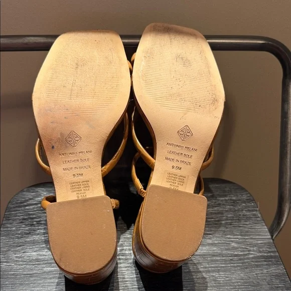 ANTONIO MELANI Croc-Embossed Tan Heels - Picture 10 of 11